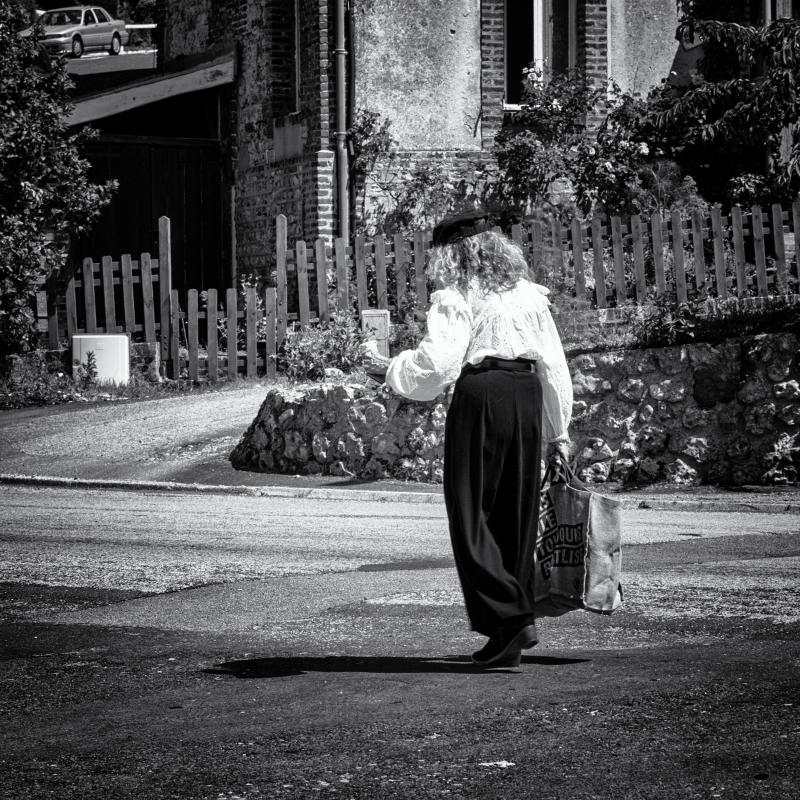 Silhouette d'une femme à Villerville